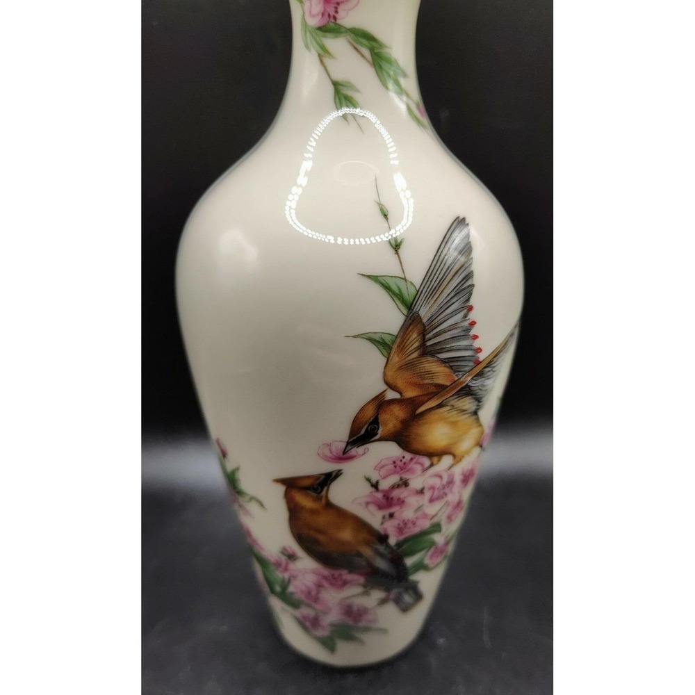 Vintage LENOX The Gift of Love Vase Floral‎ and Birds Waxwing  7" Tall Beige